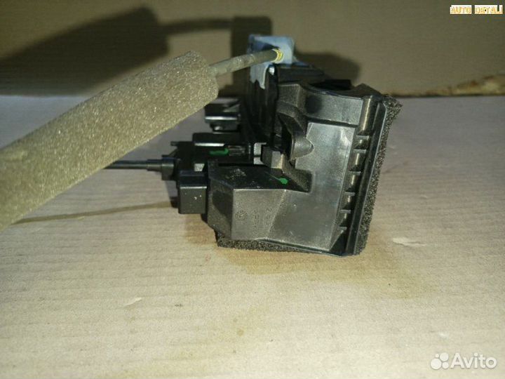 Nissan Juke F15 замок задней правой двери