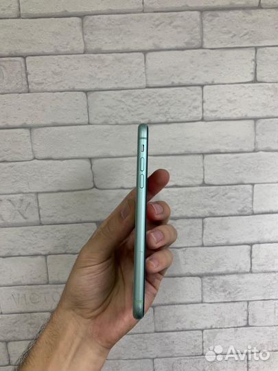 Телефон iPhone 11