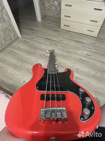 Бас гитара fender squier