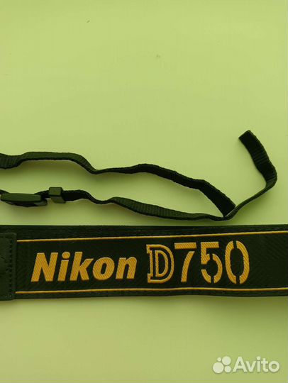 Ремень Nikon, акумуляторы на вспышку, рассеиватели