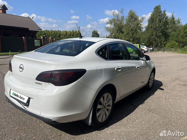 Opel Astra 1.6 AT, 2013, битый, 173 000 км