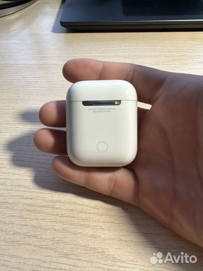Беспроводные наушники apple airpods 1