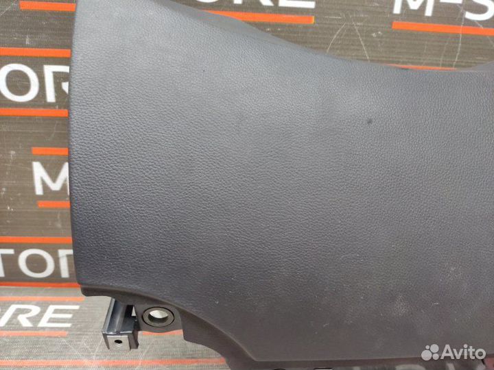 Накладка под руль передняя правая Bmw 7-Series E65