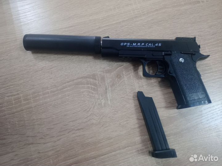 Детский пневматический пистолет