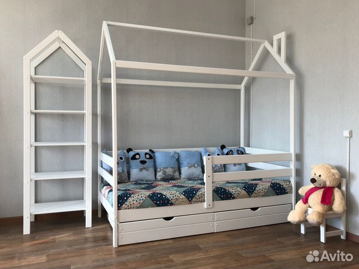 Детская кровать-домик из массива березы 