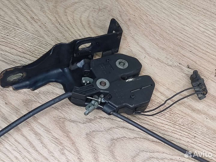 Замки капота, Volvo 850