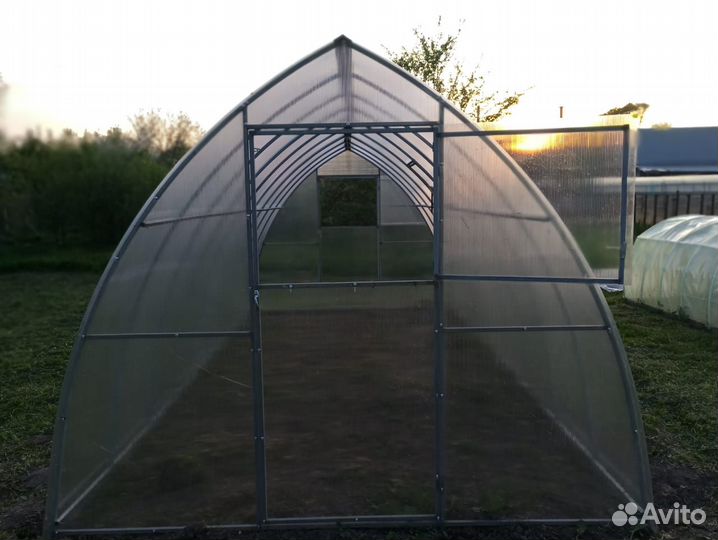 Теплица с поликарбонатом 