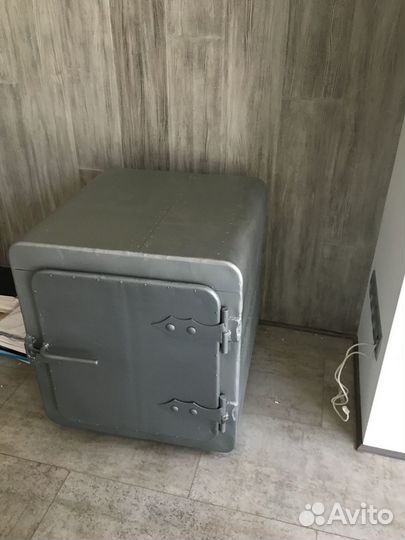 Шкаф металлический