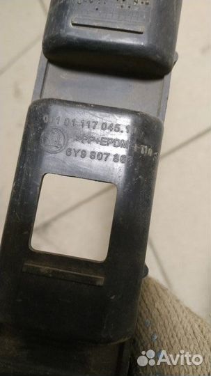 Направляющая заднего бампера левая Skoda Fabia 1