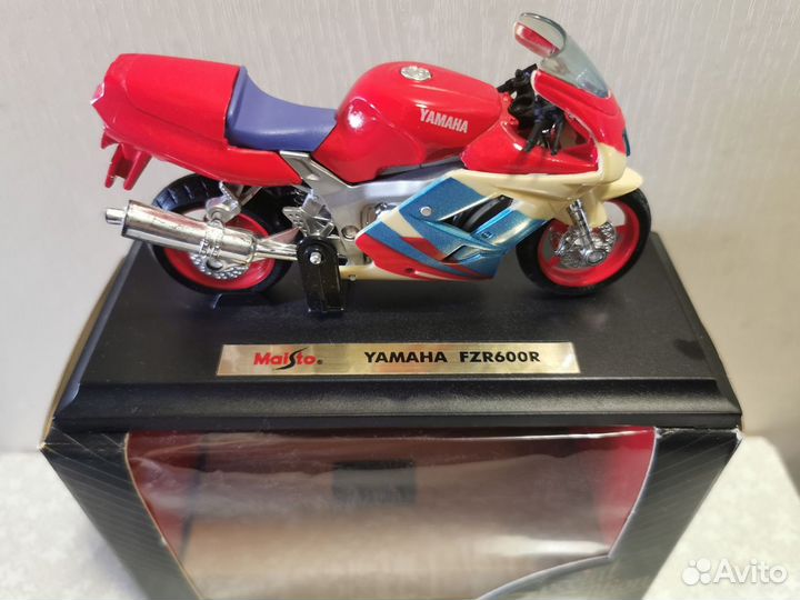 Maisto. Модель мотоцикла Yamaha FZR600R