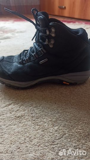 Треккинговые ботинки