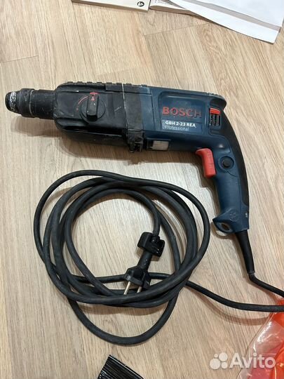 Продам перфоратор Bosch 2-23 rea