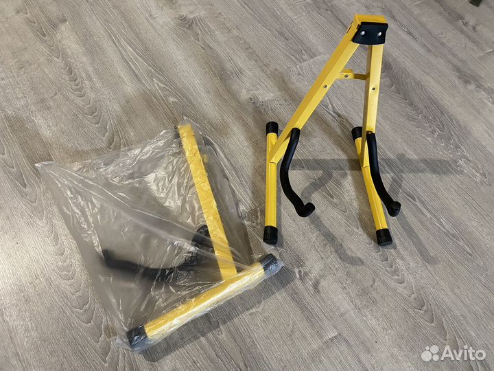 Подставка для гитары