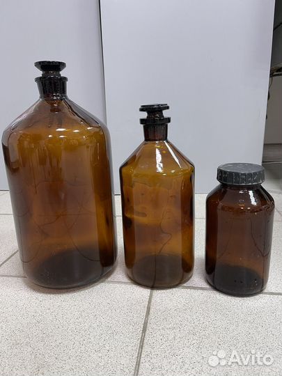 Склянка для реактивов из темного стекла