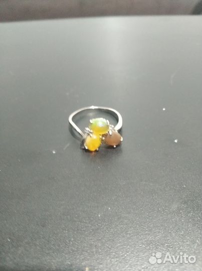 Серебряное кольцо ручной работы с топазом