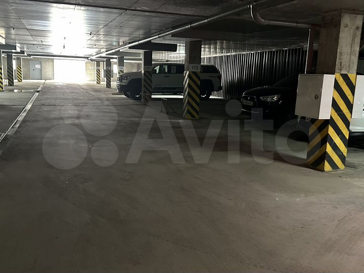 Машиноместо, 18 м²