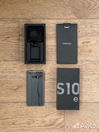 Смартфон Samsung Galaxy S10e 6/128