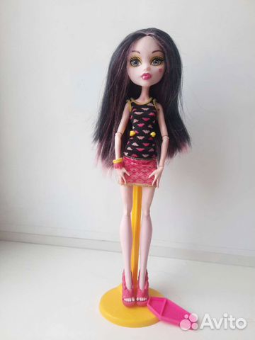 Кукла Монстер Хай Дракулаура Крипатерия