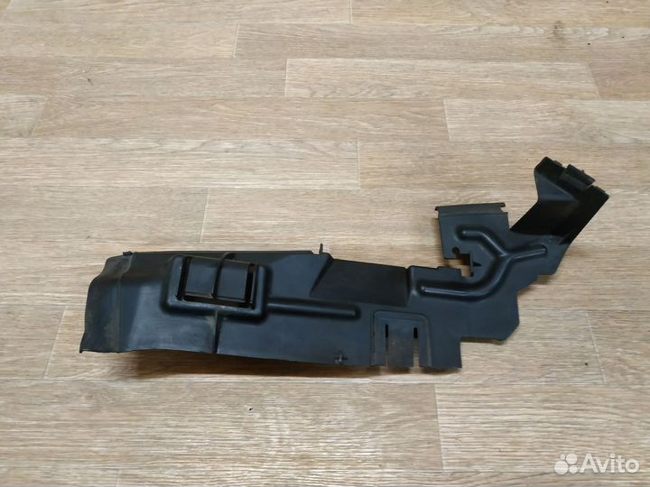 Воздуховод радиатора передний левый Ford Focus 3