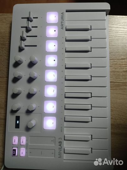 Arturia minilab 3 Alphine White