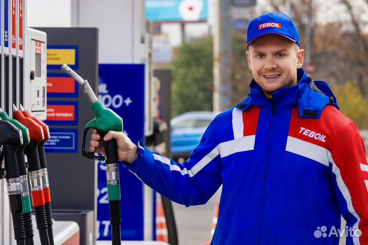 Заправщик на АЗС Teboil (Нахимовский проспект)