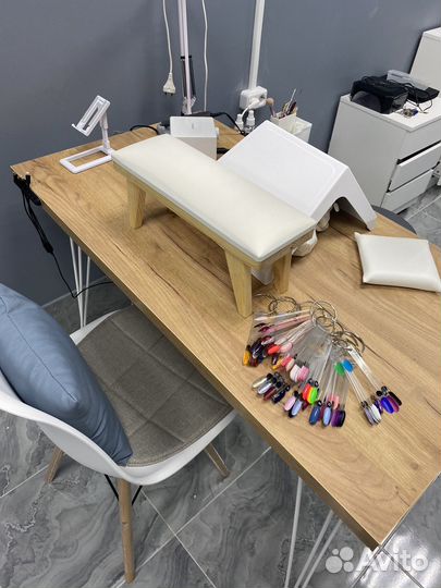 Маникюр с укреплением гелем