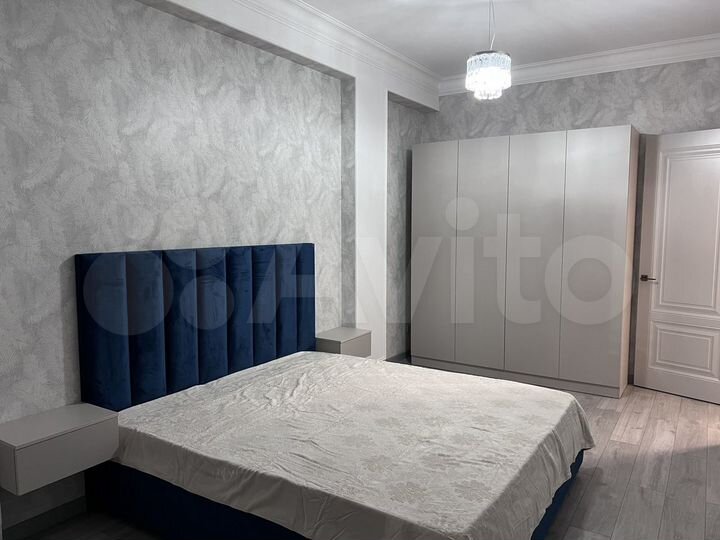 2-к. квартира, 76 м², 7/13 эт.