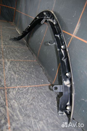 Накладка крыла перед левого - Toyota Fortuner 2