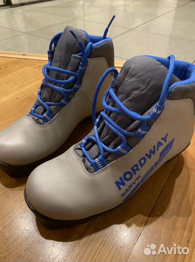 Лыжные ботинки