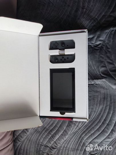Nintendo switch с игрой (торг)