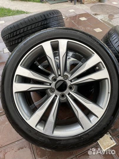 Goodyear EfficientGrip 275/40 R19