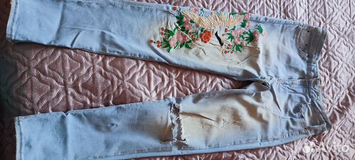 Джинсы женские