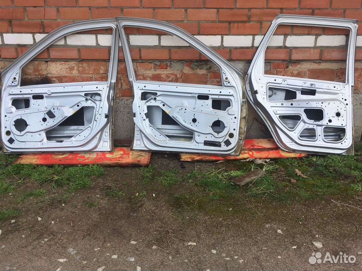 Двери на LADA гранту