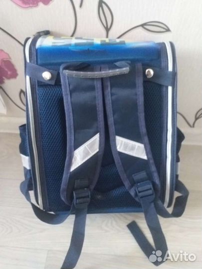 Два рюкзака +школьные принадлежности