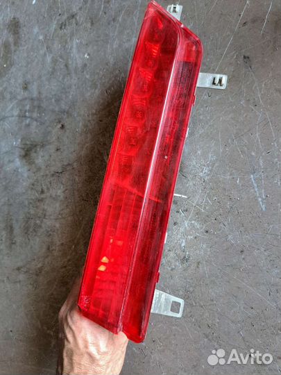 Фонарь крышки багажника правый BMW E65