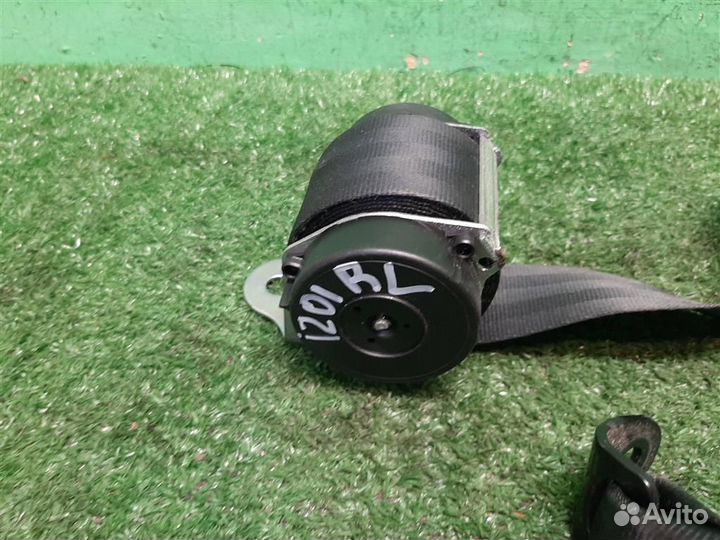 Ремень безопасности задний левый Toyota Verso R2