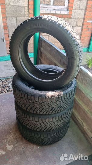 Michelin X-Ice North 4 215/55 R17