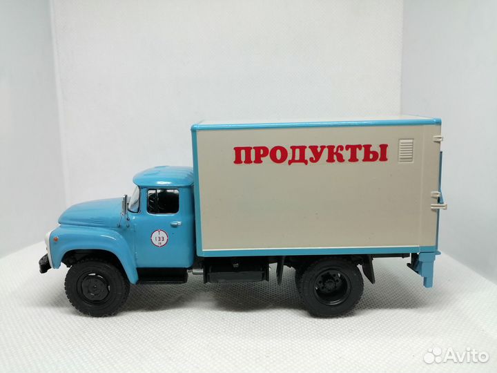 Модель ЗИЛ-130 «Продуктовый фургон» У-165