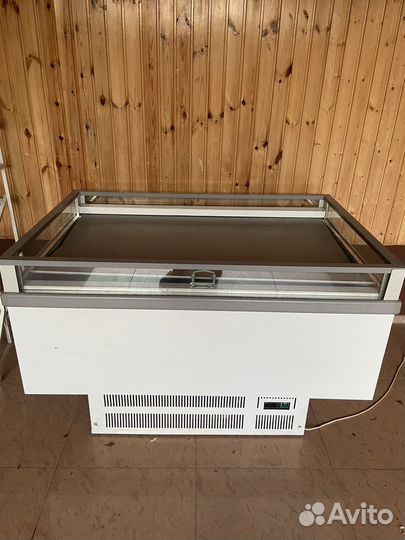 Витринный холодильник