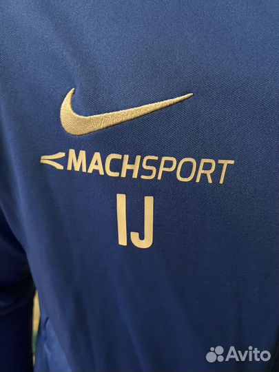 Спортивная одежда nike