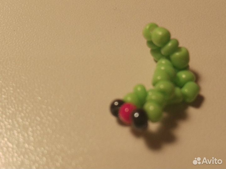 Червячок из бисера