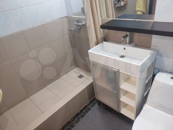 2-к. квартира, 60 м², 9/9 эт.