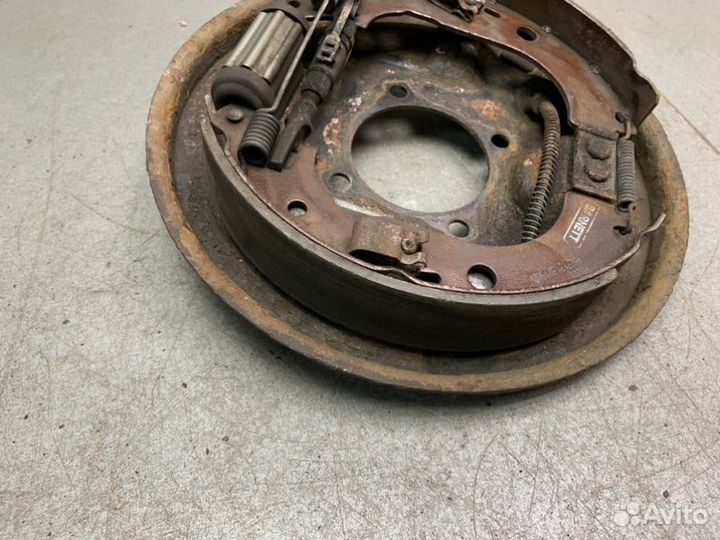 Щит тормозной задний правый Ford Focus 2 седан 1.6