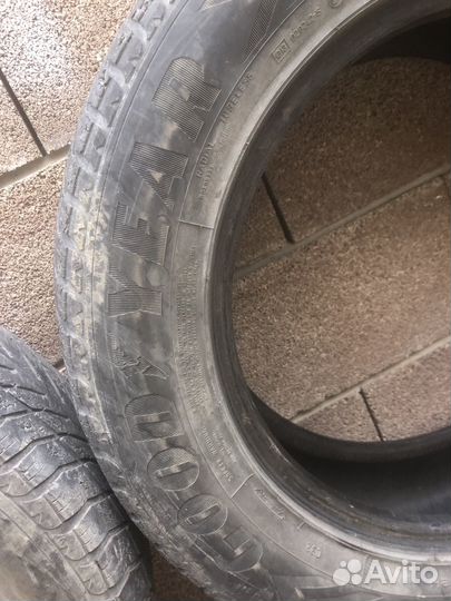 Goodyear UltraGrip 225/65 R17 102H