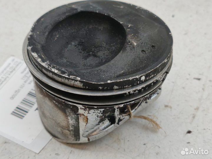 Поршень левый Nissan Skyline V35 VQ25DD