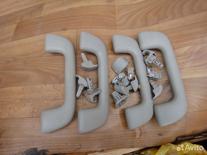 Ручки потолочные салона тойота королла 150\