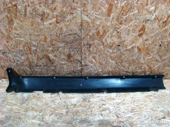Ford Kuga 1 Накладка на порог наружная левая