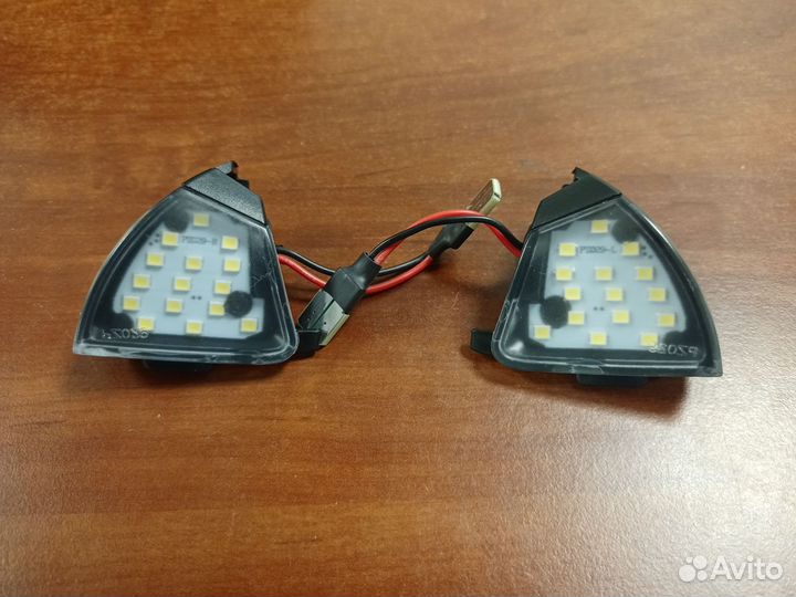 Подсветка в зеркала Volkswagen Golf 5,Passat B6,Je