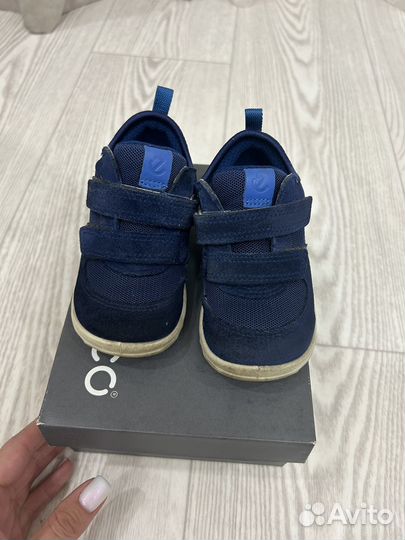 Кроссовки ecco 22