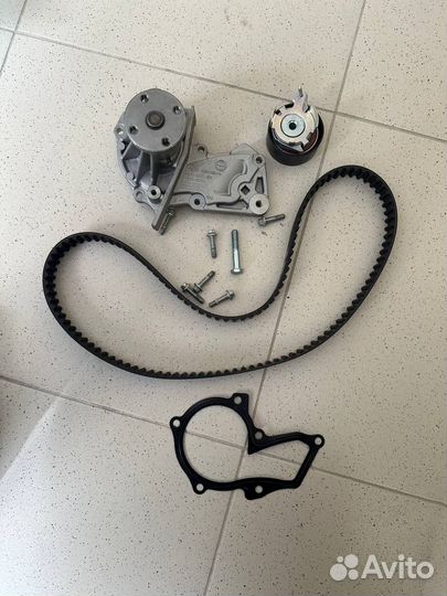 Водяная помпа Ford Focus 7S7G8501b2a